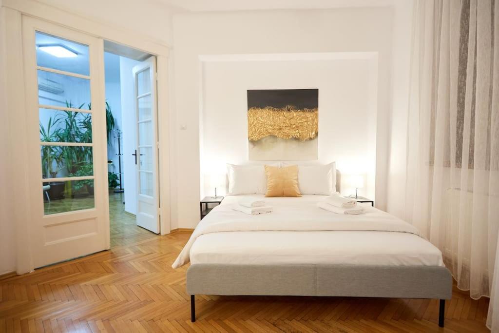 Caragiale Apartment Bucharest Exterior photo