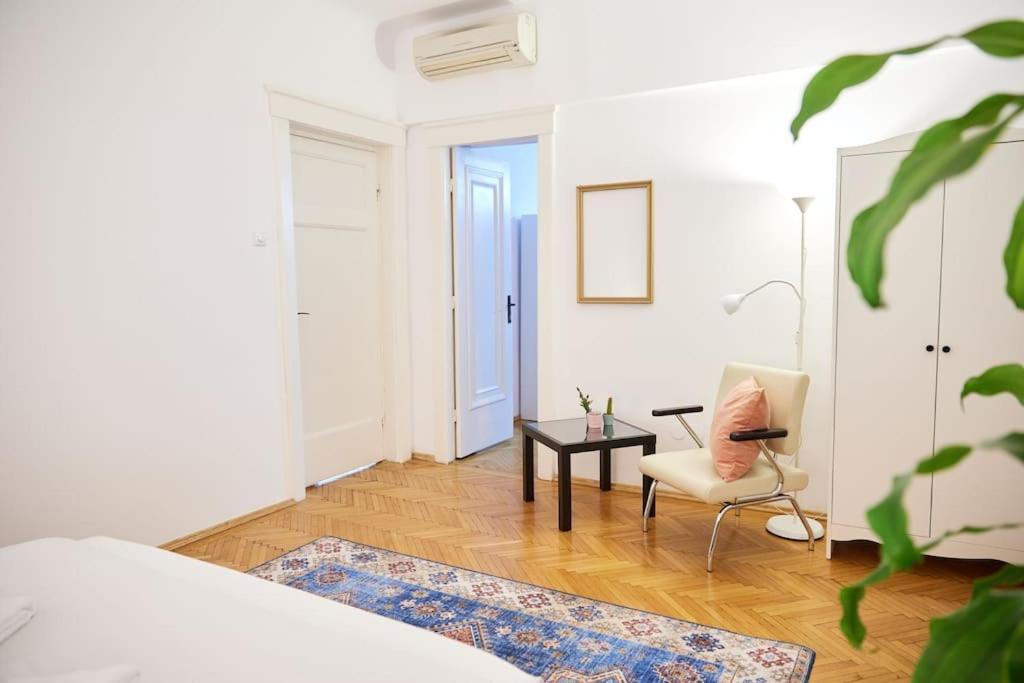 Caragiale Apartment Bucharest Exterior photo